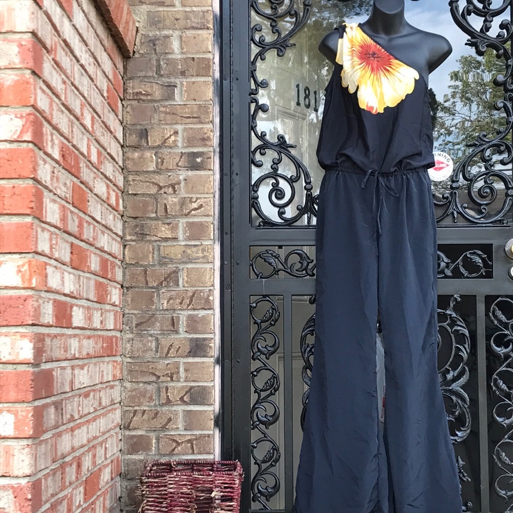 {$15 BUNDLED} VENUS Black Yellow Red Orange One Shoulder Bell Bottom Pantsuit